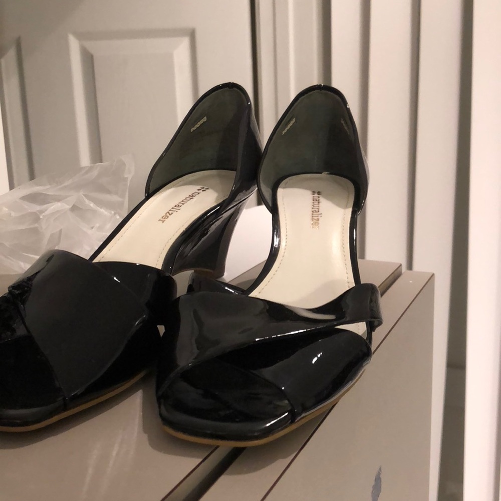 Naturalizer new black wedges
